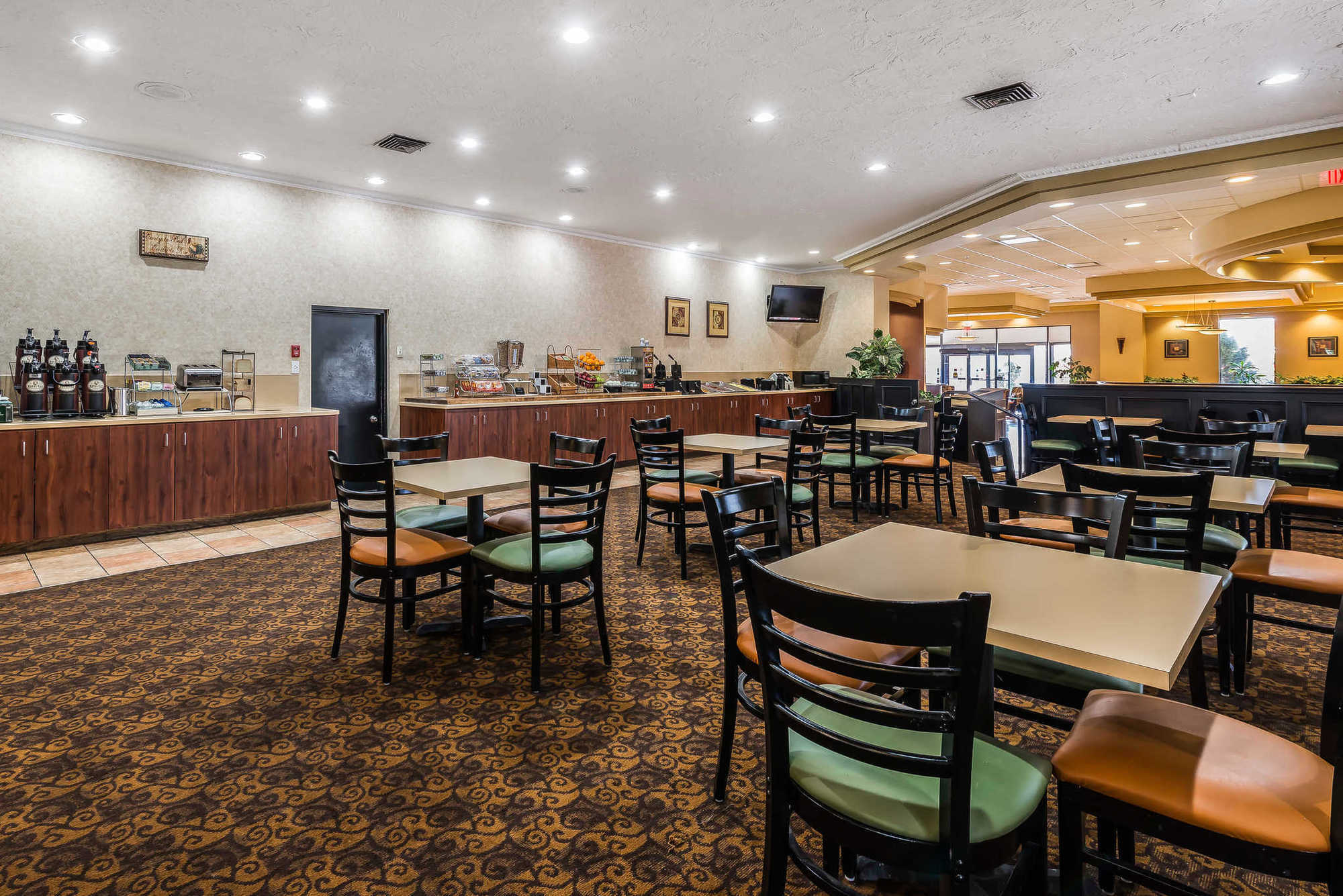 Quality Suites Central コロラドスプリングス 設備 写真