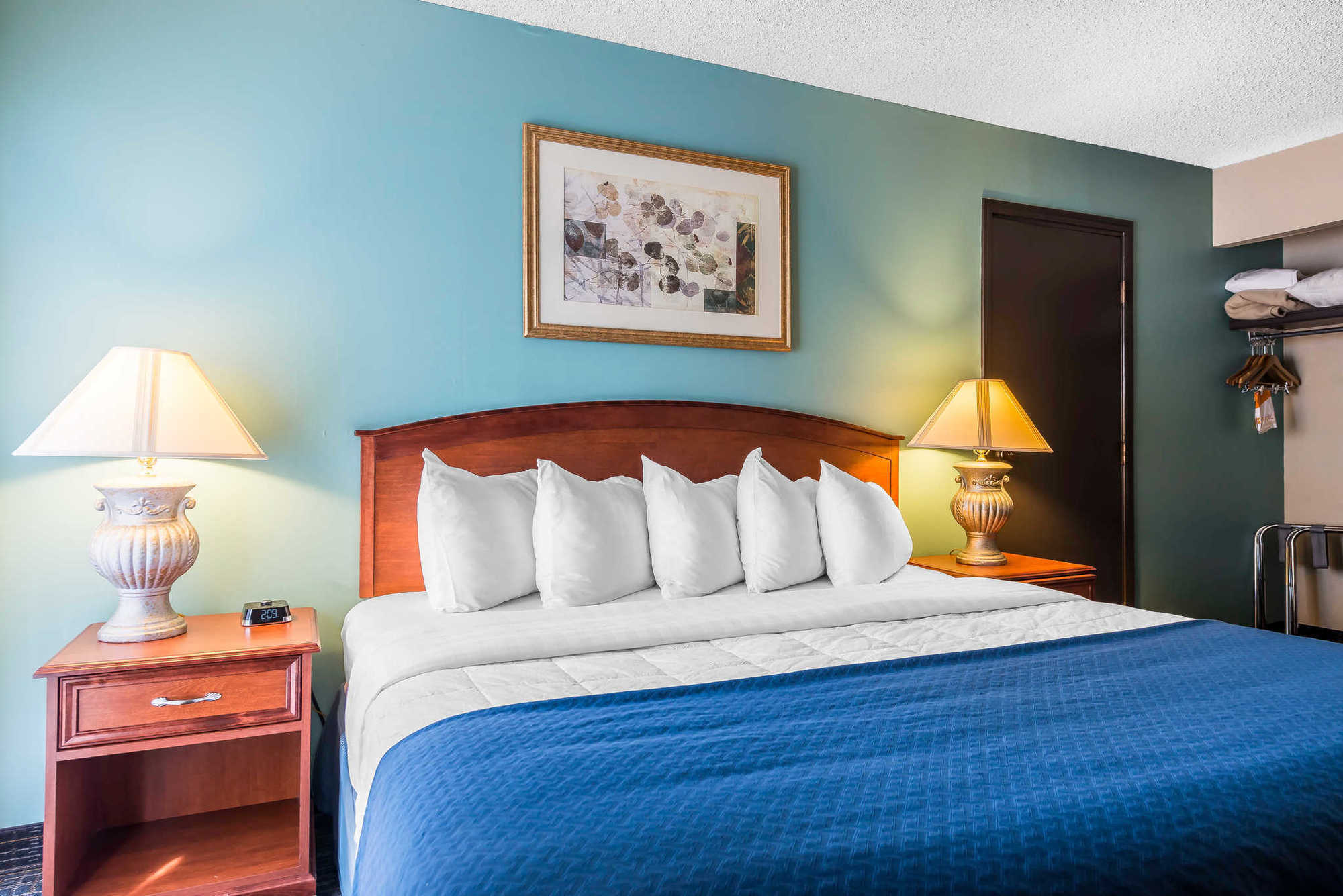 Quality Suites Central コロラドスプリングス 部屋 写真