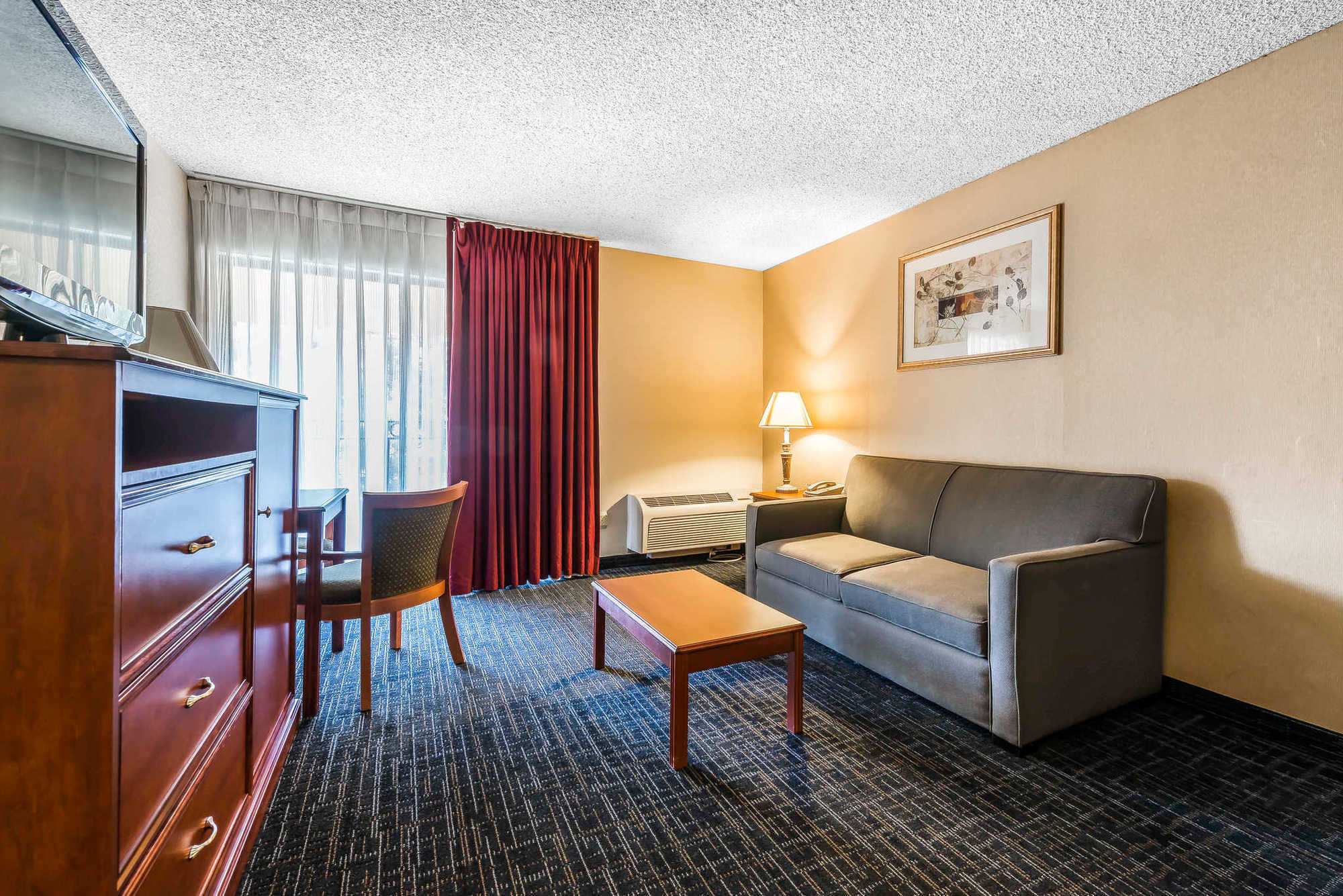 Quality Suites Central コロラドスプリングス 部屋 写真